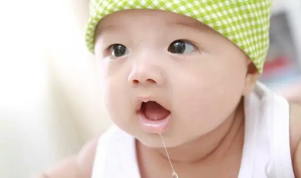 如何护理宝宝口水疹？